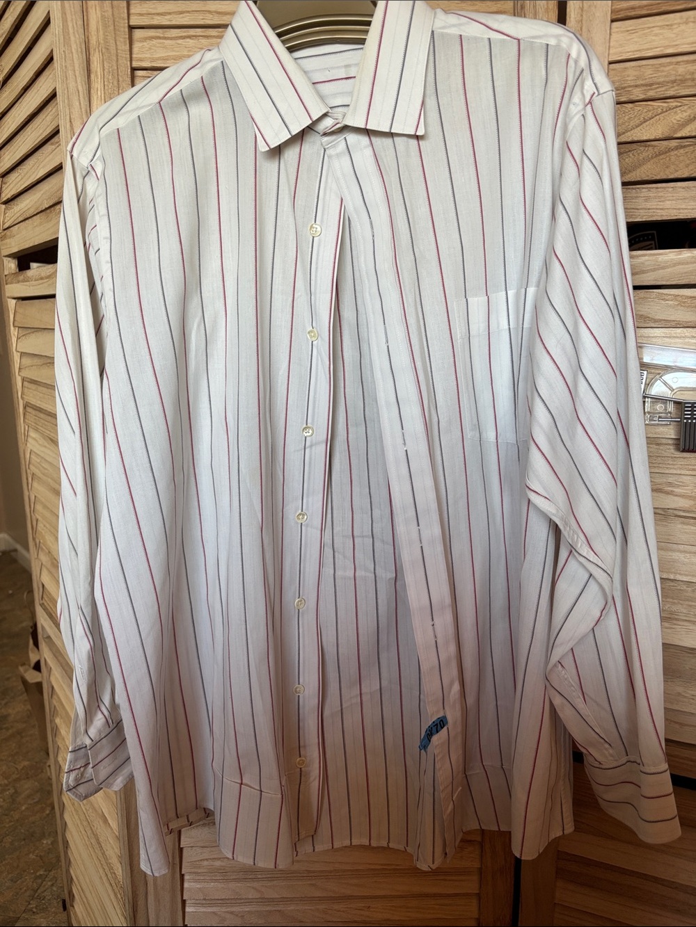 Men's White Button-Down Shirt with Red Stripe 16/33